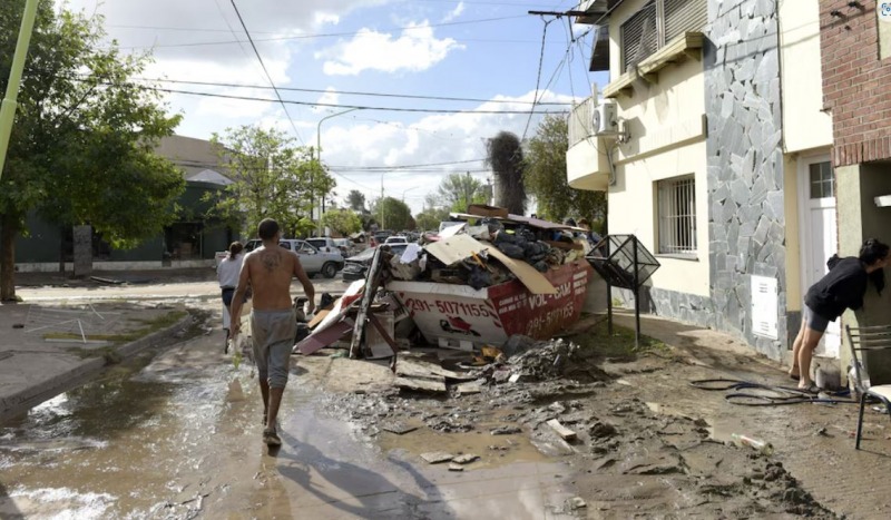 Baha Blanca: son 15 los muertos y buscan a ms de 100 personas